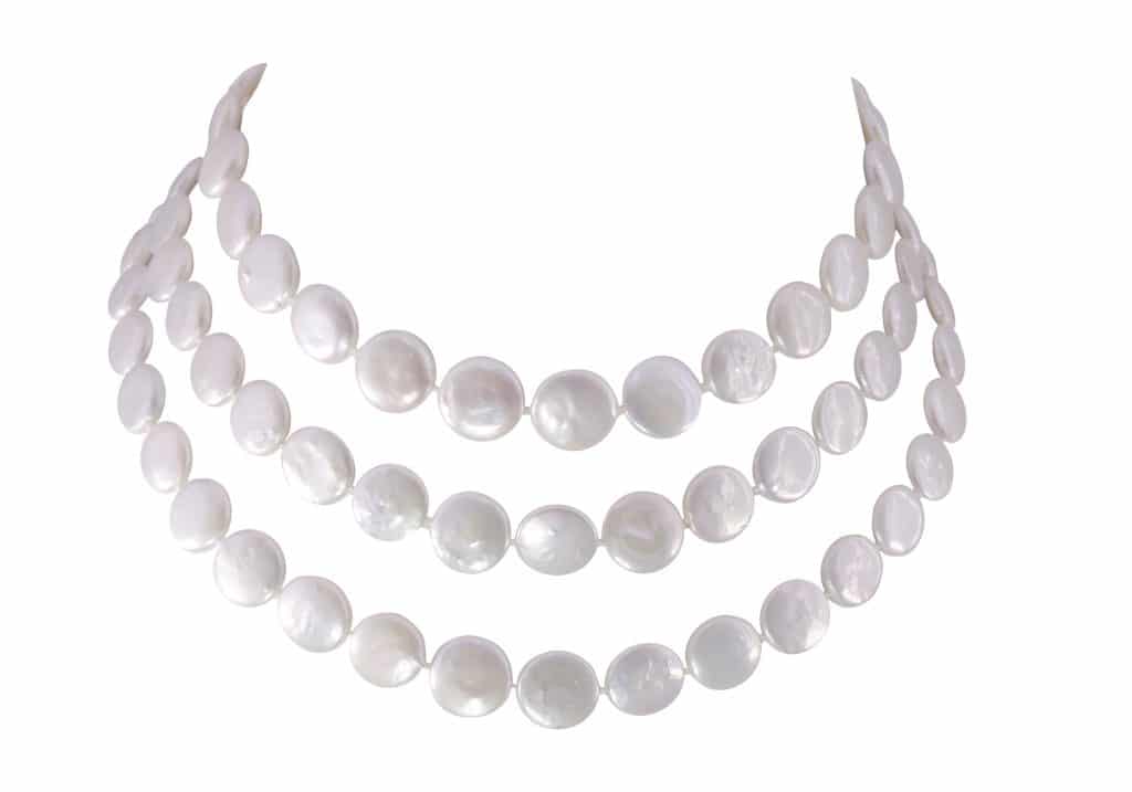 Collier trois rangs de perles de rivières "Smarties" fermoir en or gris 18k