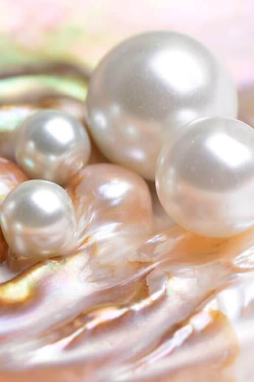 Bijoux en perles Paris. Découvrez l'histoire et les vertus de la Perle. Erik Schaix créateur de bijoux paris.
