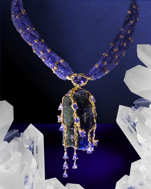 Collier tressé en tanzanites sur or jaune texturé – Réf. 19.01.026
